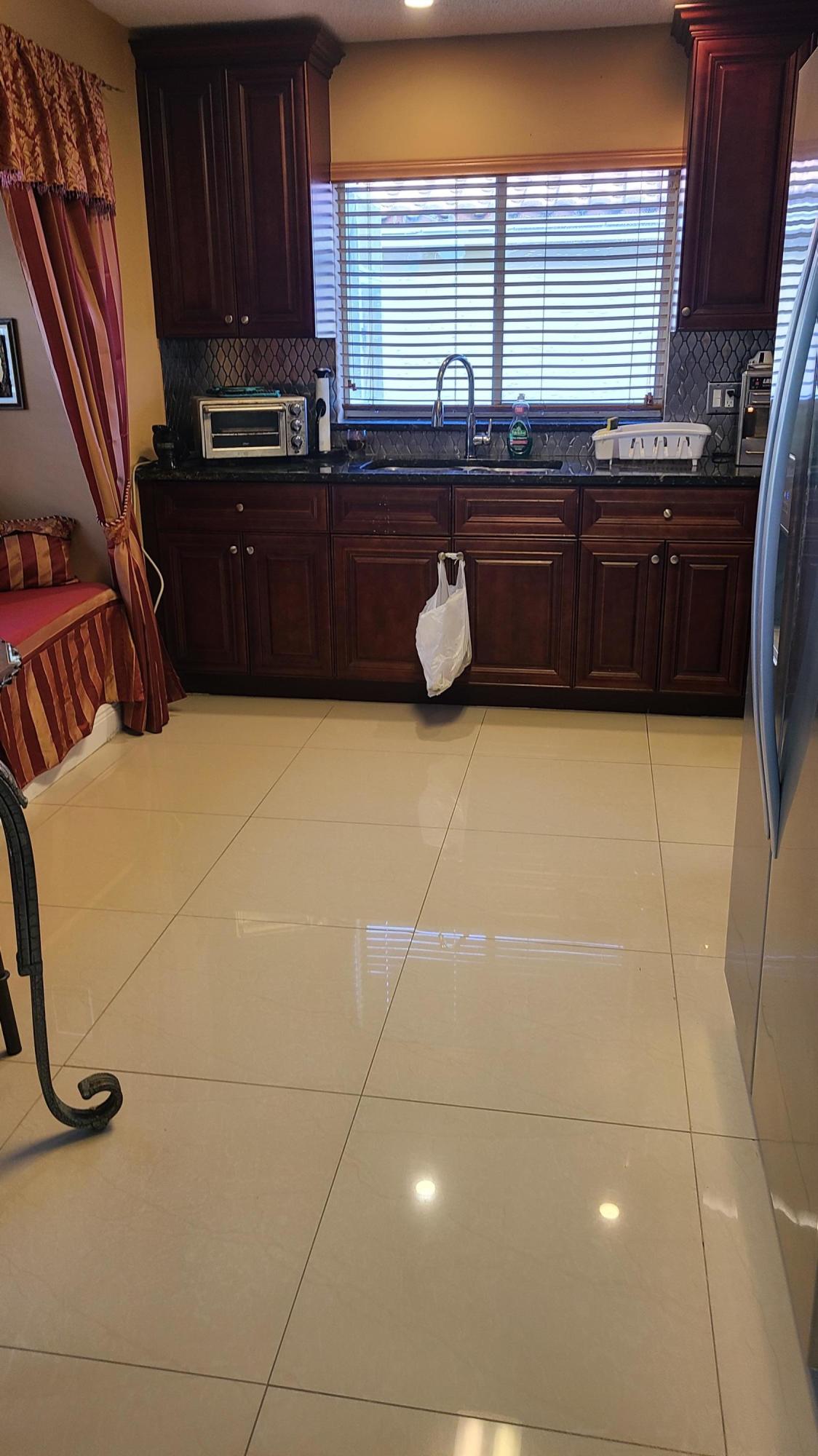 10070 Fanfare Drive Boca Raton, FL 33428 - Photo 9 of 44 bh54