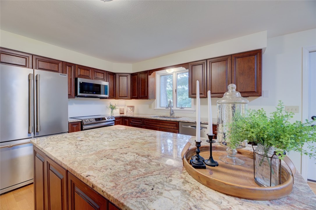 31 Edgewater Road Narragansett, RI 02882 - Photo 17 of 48
