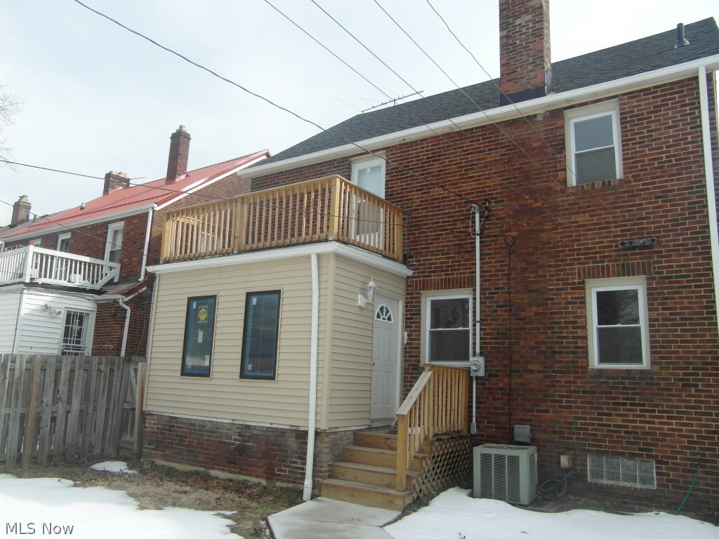1222 Castleton Road Cleveland, OH 44121 - Photo 5 of 32