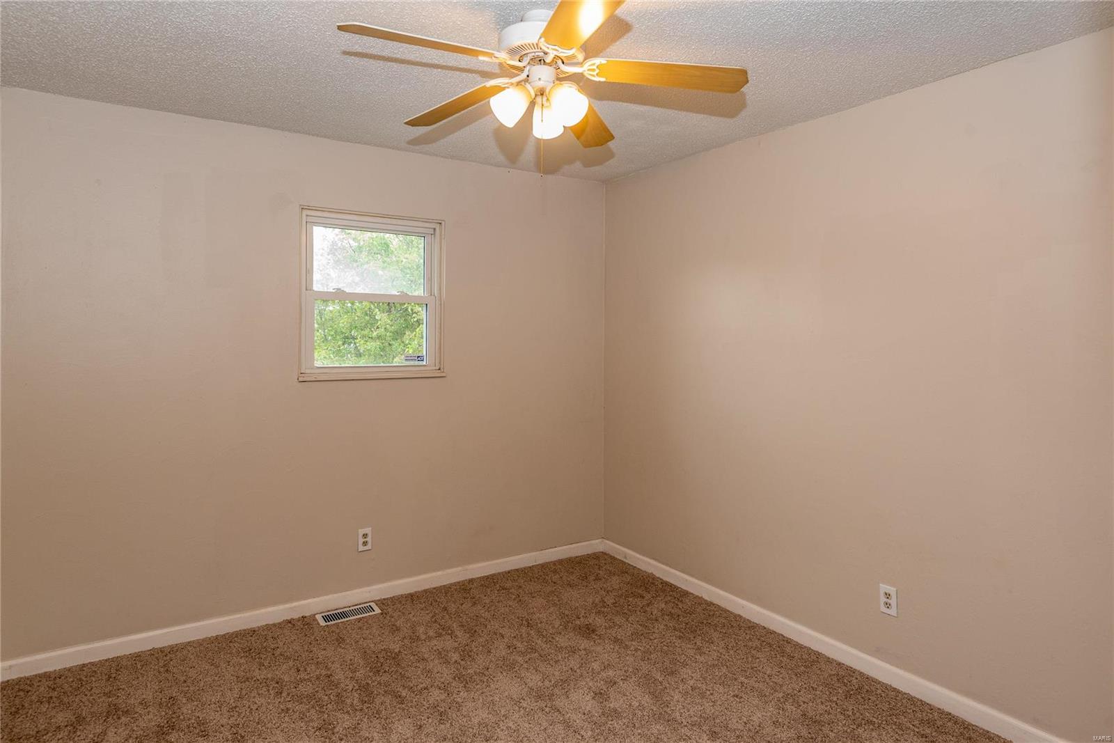 414 Riggin Road Troy, IL 62294 - Photo 12 of 16