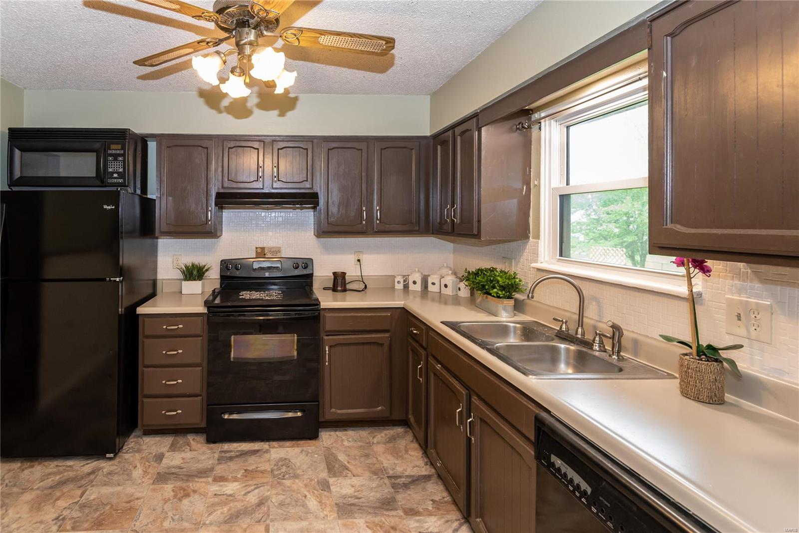 414 Riggin Road Troy, IL 62294 - Photo 6 of 16