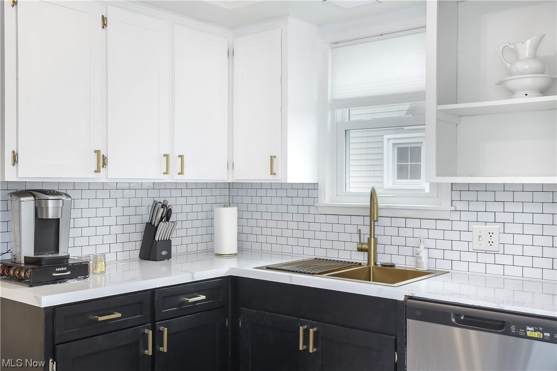 2922 13th Street Northwest Canton, OH 44708 - Photo 12 of 29 Kitchen