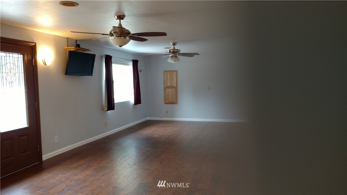 10042 168th Avenue Southwest Rochester, WA 98579 - Photo 14 of 21