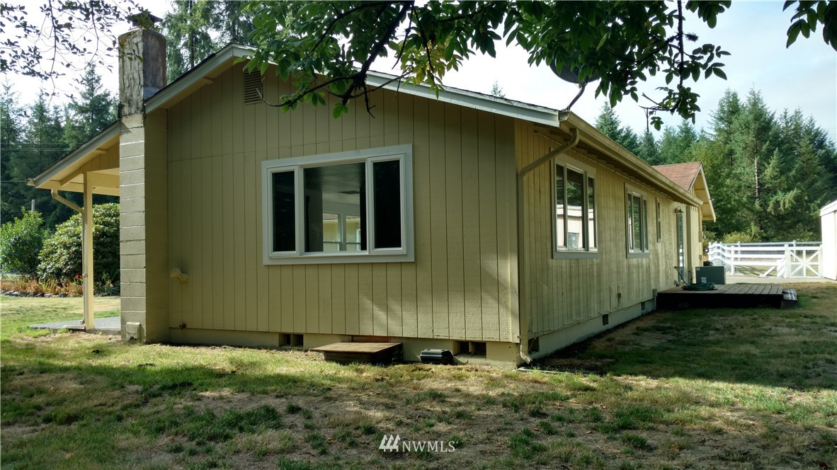 10042 168th Avenue Southwest Rochester, WA 98579 - Photo 4 of 21