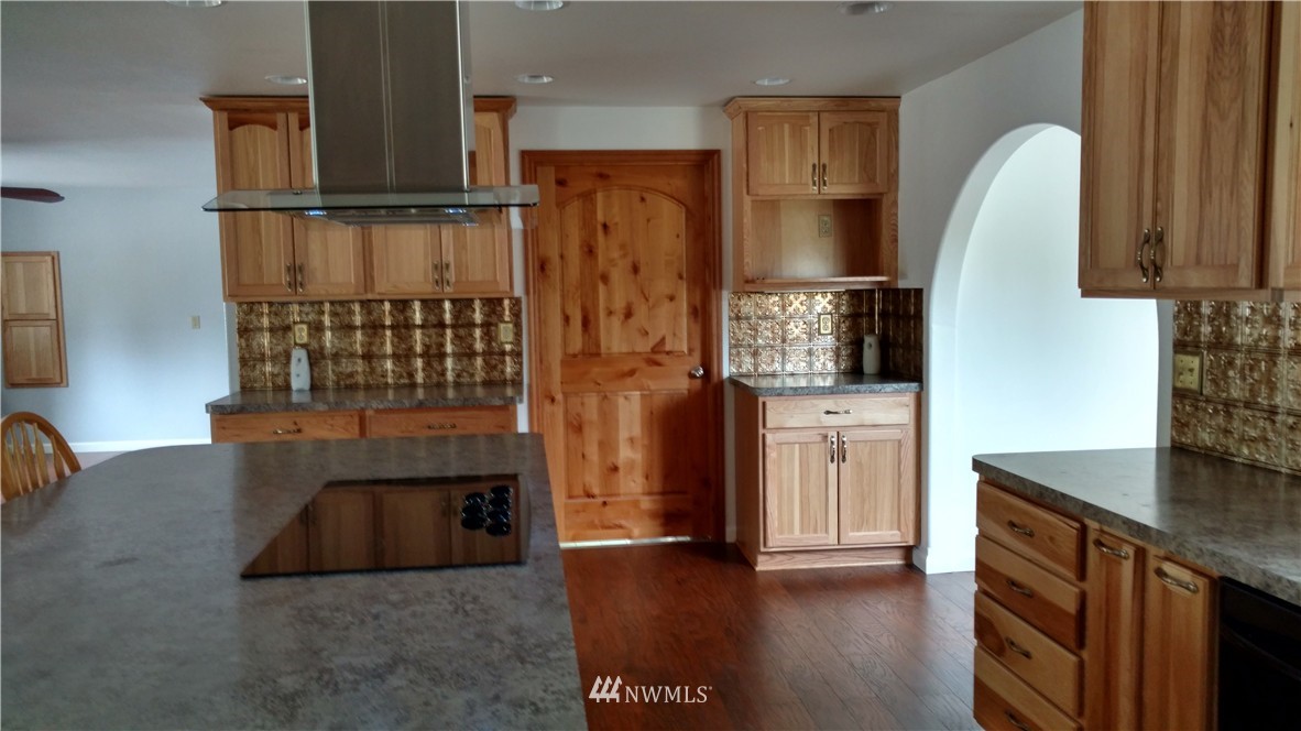 10042 168th Avenue Southwest Rochester, WA 98579 - Photo 10 of 21