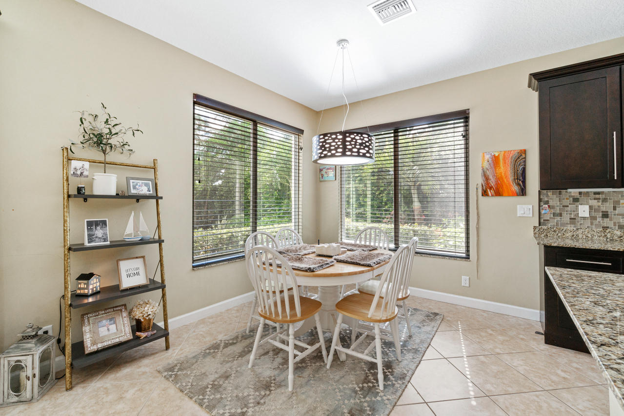 720 Southwest River Bend Circle Stuart, FL 34997 - Photo 22 of 40 Breakfast Area