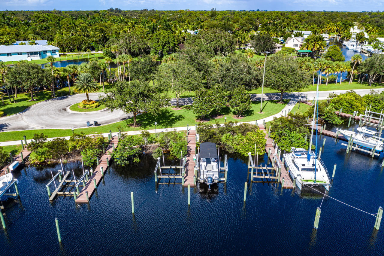 720 Southwest River Bend Circle Stuart, FL 34997 - Photo 3 of 40 Private Boat Slip