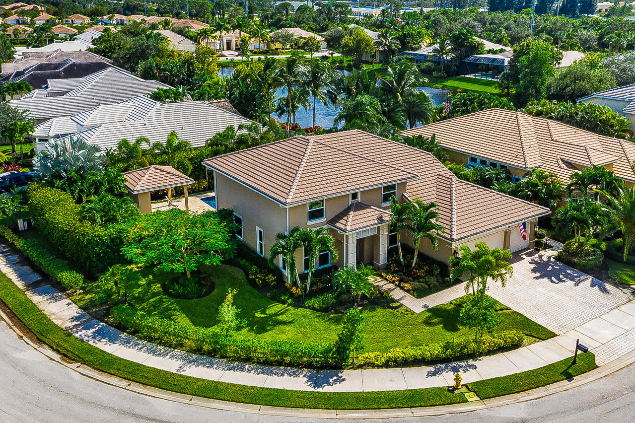 720 Southwest River Bend Circle Stuart, FL 34997 - Photo 4 of 40 Corner Lot