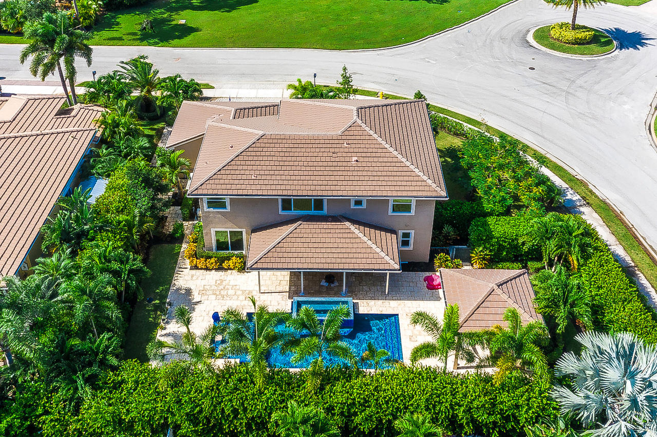 720 Southwest River Bend Circle Stuart, FL 34997 - Photo 5 of 40 Private Backyard