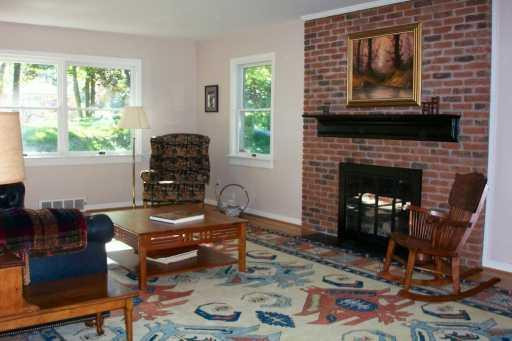 2143 Newport Road Ann Arbor, MI 48103 - Photo 3 of 8 Photo 3