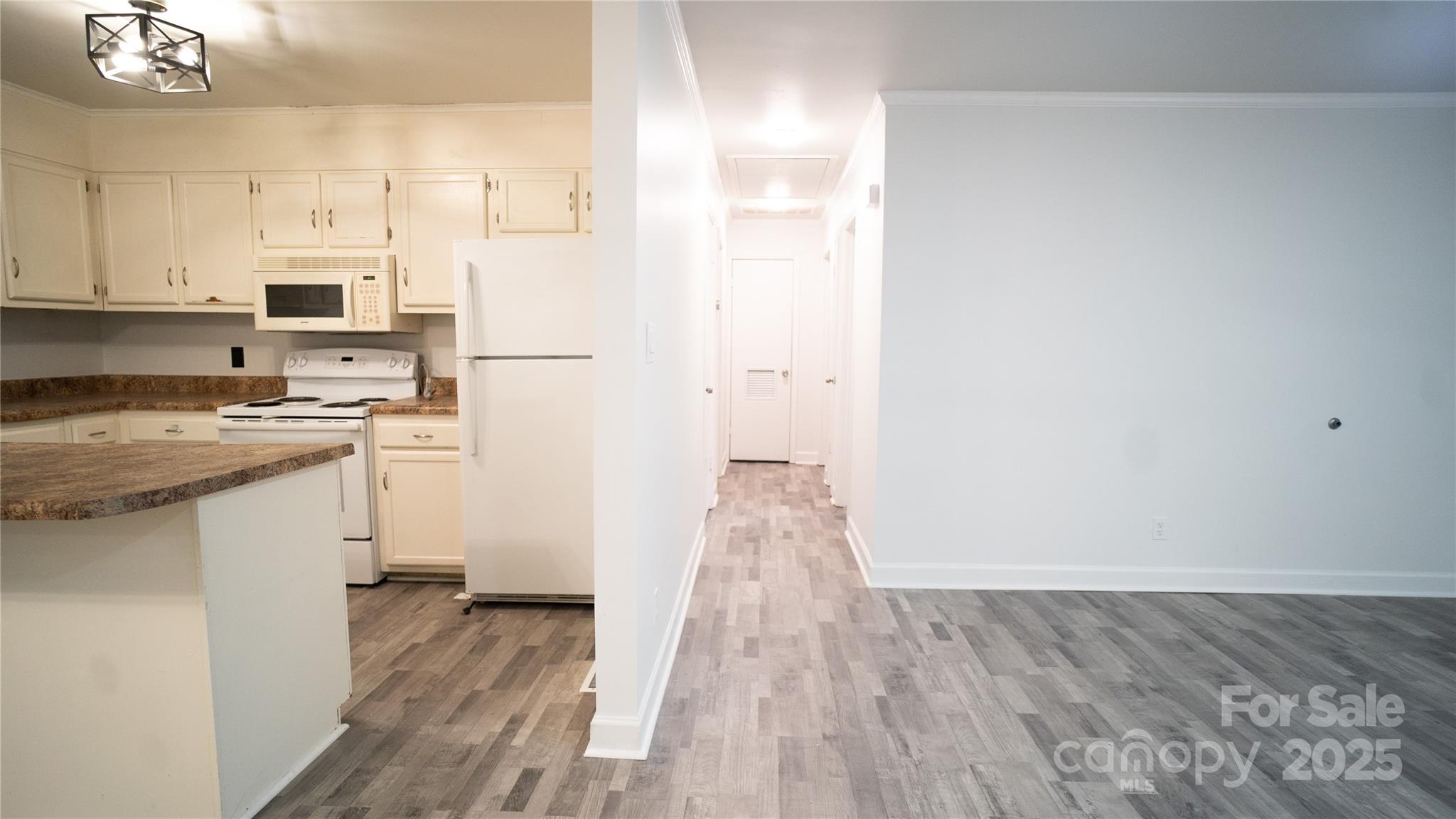 3916 David Cox Road Charlotte, NC 28269 - Photo 11 of 27