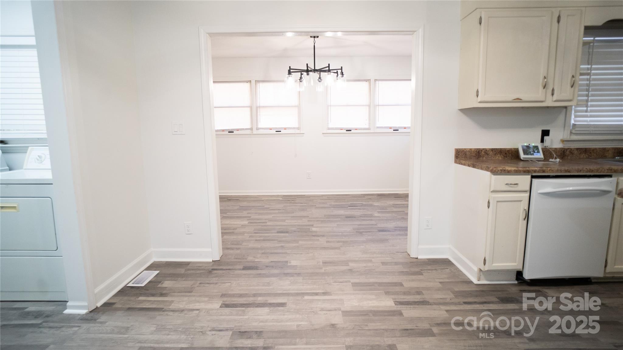 3916 David Cox Road Charlotte, NC 28269 - Photo 7 of 27