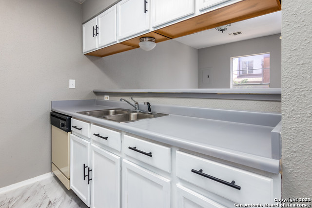 10527 Perrin Beitel Road, Unit B209 San Antonio, TX 78217 - Photo 9 of 23