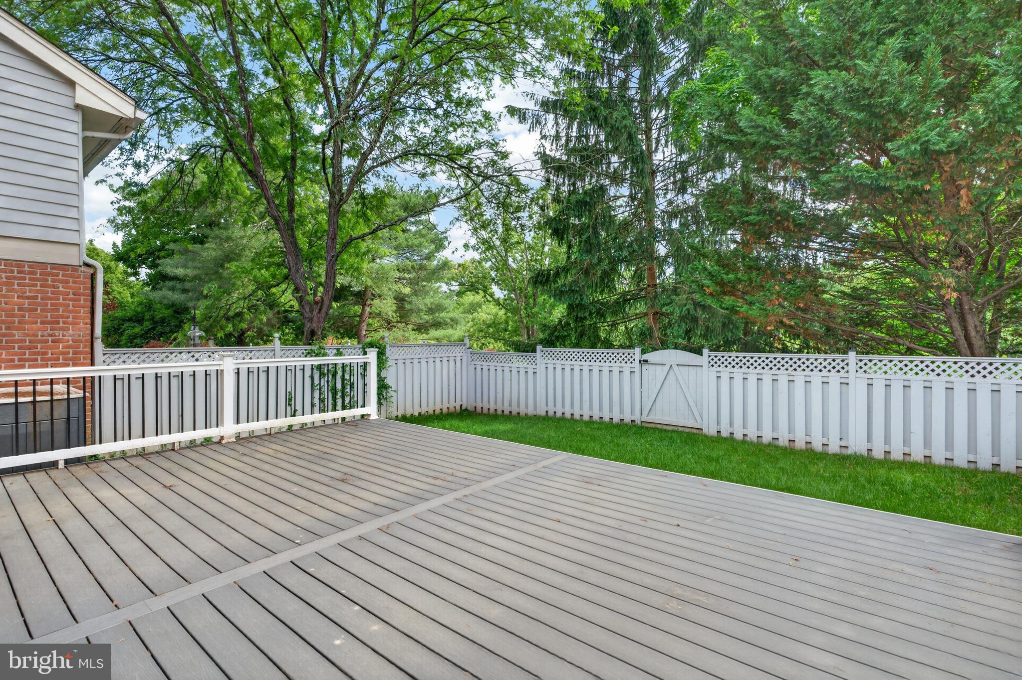 6 Nearfield Road Lutherville-Timonium, MD 21093 - Photo 60 of 71 Composite deck