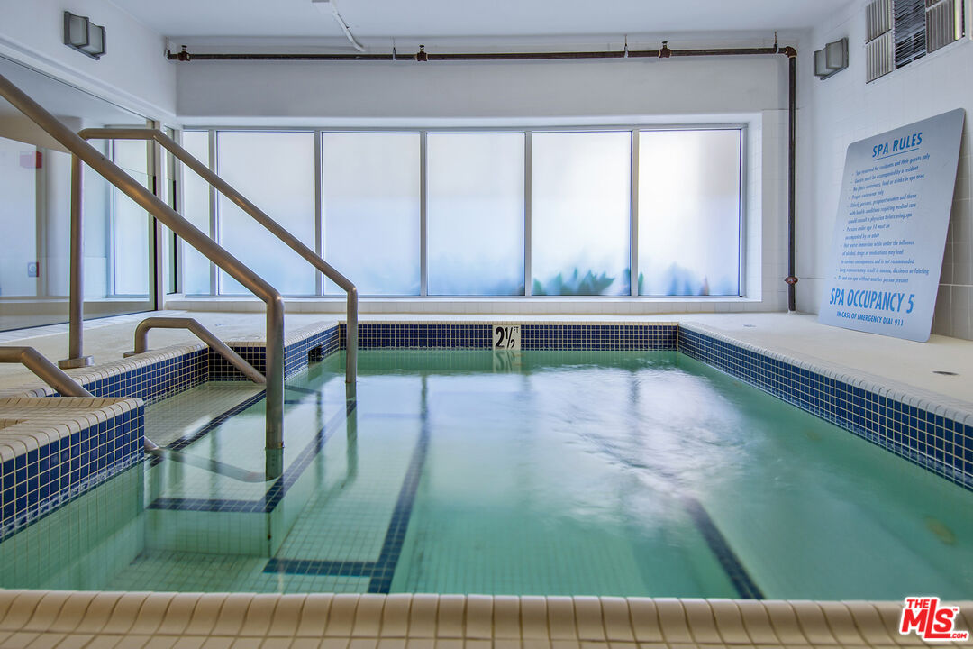 4050 Glencoe Avenue, Unit 414 Marina del Rey, CA 90292 - Photo 27 of 31 a view of swimming pool