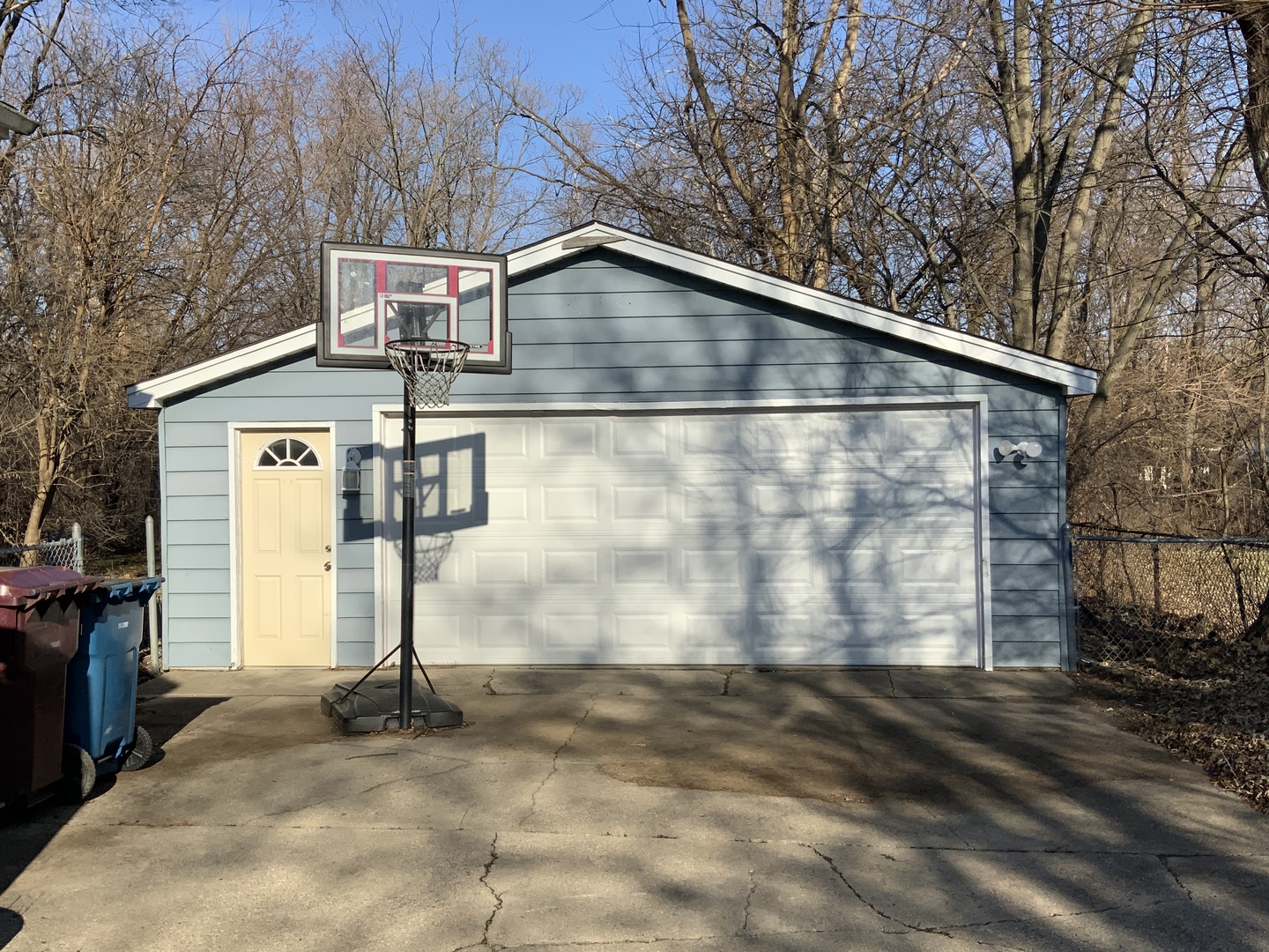 321 West Joe Orr Road Chicago Heights, IL 60411 - Photo 35 of 36 a backyard of a house