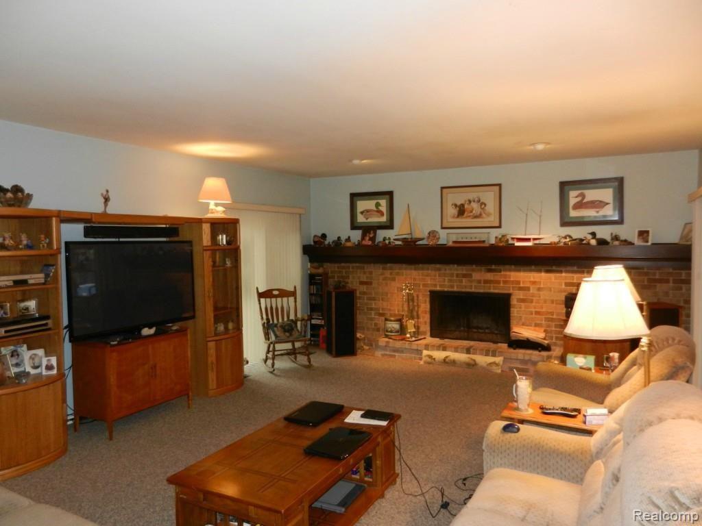 2452 Eaton Gate Road Lake Orion, MI 48360 - Photo 9 of 20 Living room from foyer.jpg