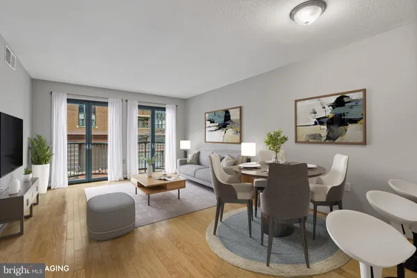 $3,300 | 1117 10th Street Northwest, Unit 202, Washington, DC 20001