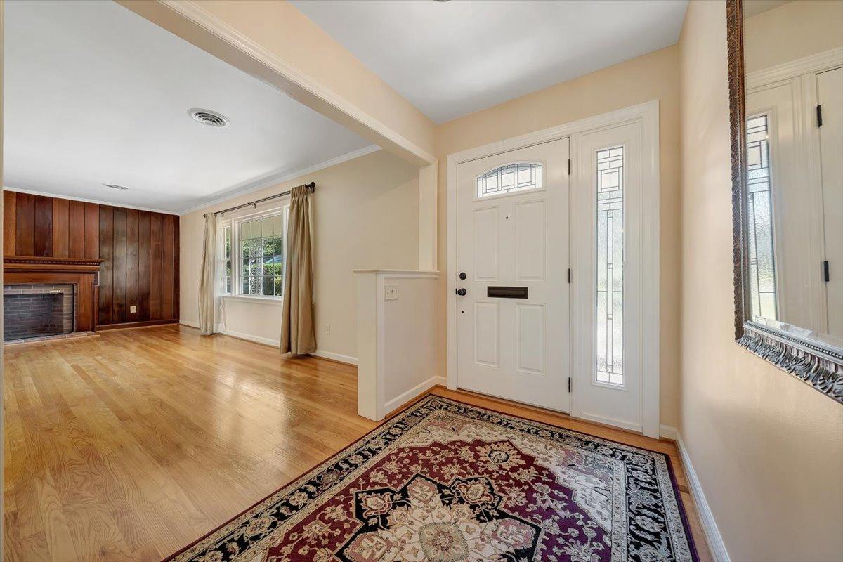 3123 Harmony Road Roanoke, VA 24018 - Photo 13 of 39 Foyer