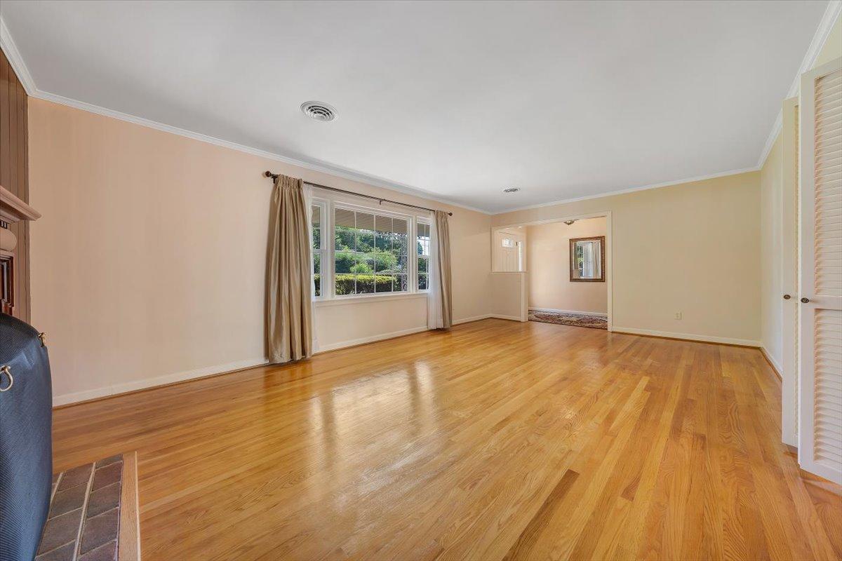 3123 Harmony Road Roanoke, VA 24018 - Photo 21 of 39 Living Room