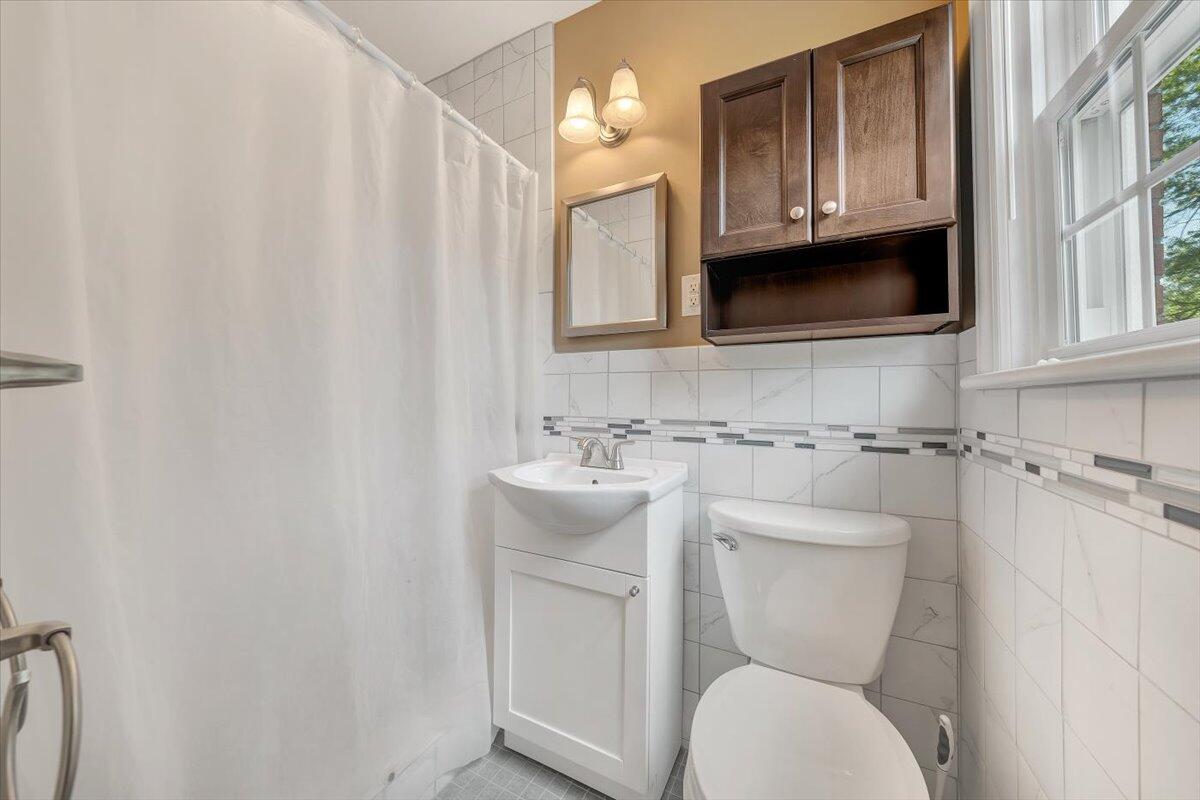 3123 Harmony Road Roanoke, VA 24018 - Photo 27 of 39 Bath