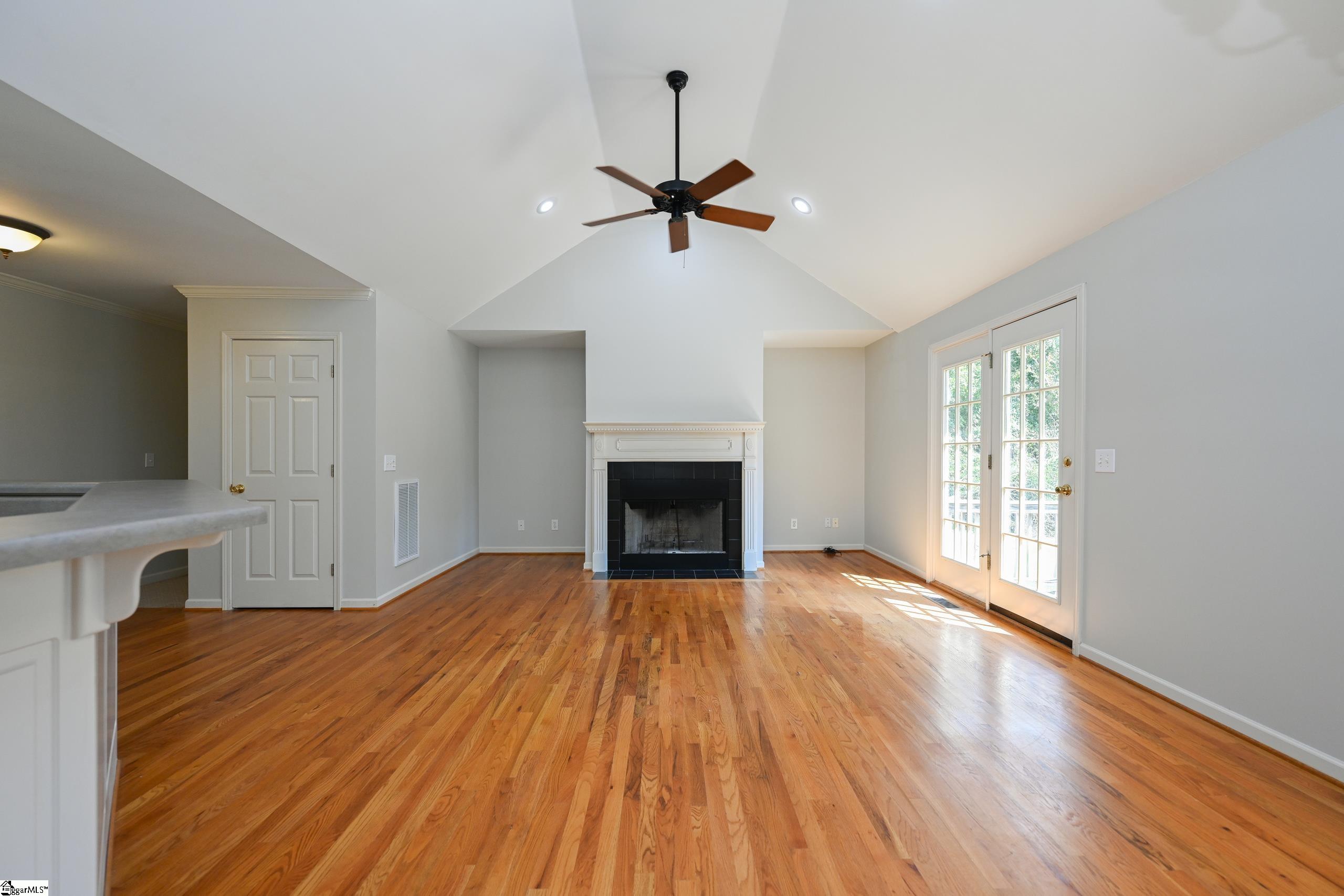536 McKittrick Bridge Road Fountain Inn, SC 29644 - Photo 4 of 32