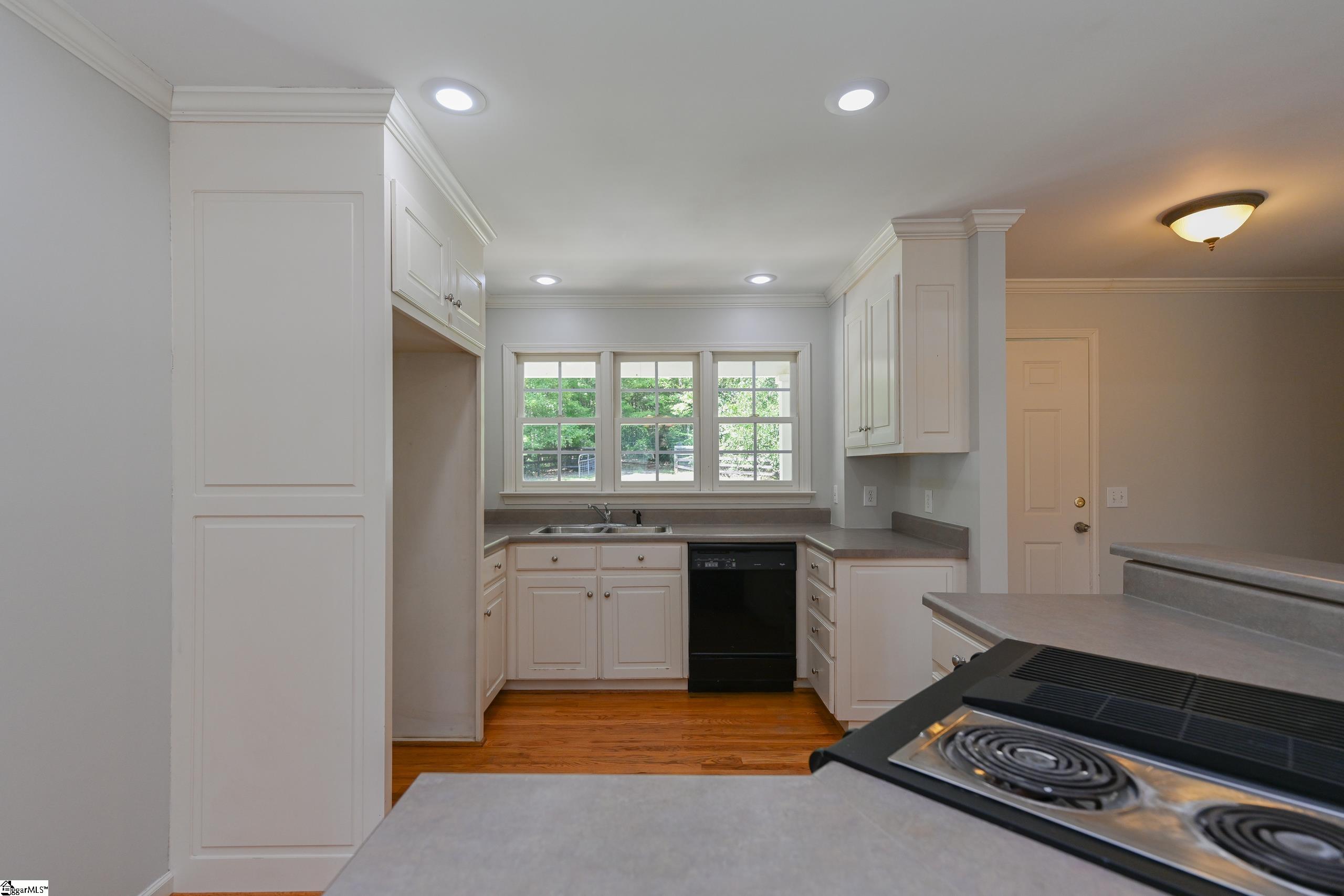 536 McKittrick Bridge Road Fountain Inn, SC 29644 - Photo 8 of 32