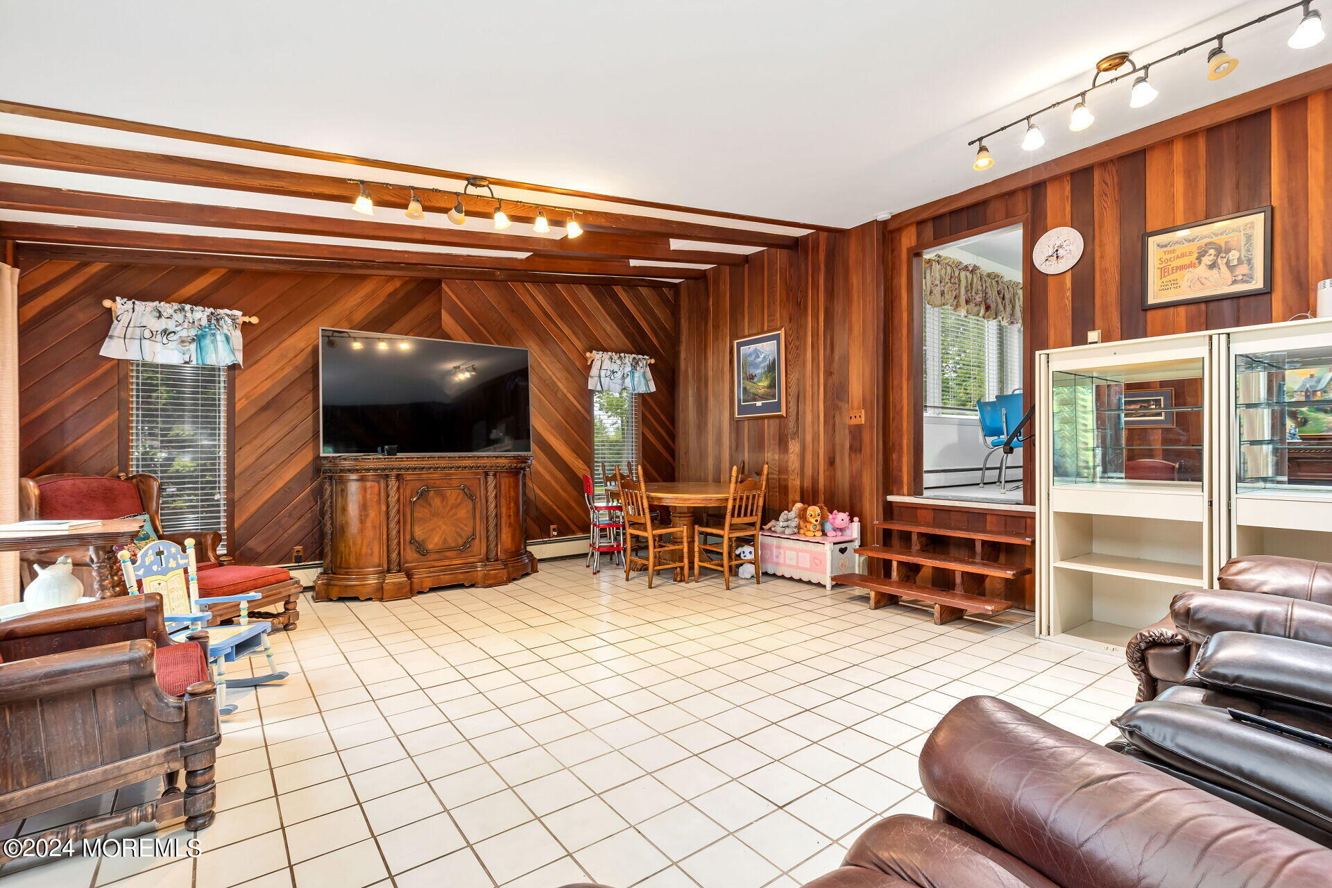 148 Van Brackle Road Aberdeen, NJ 07747 - Photo 17 of 37 016-1920x1280-photo