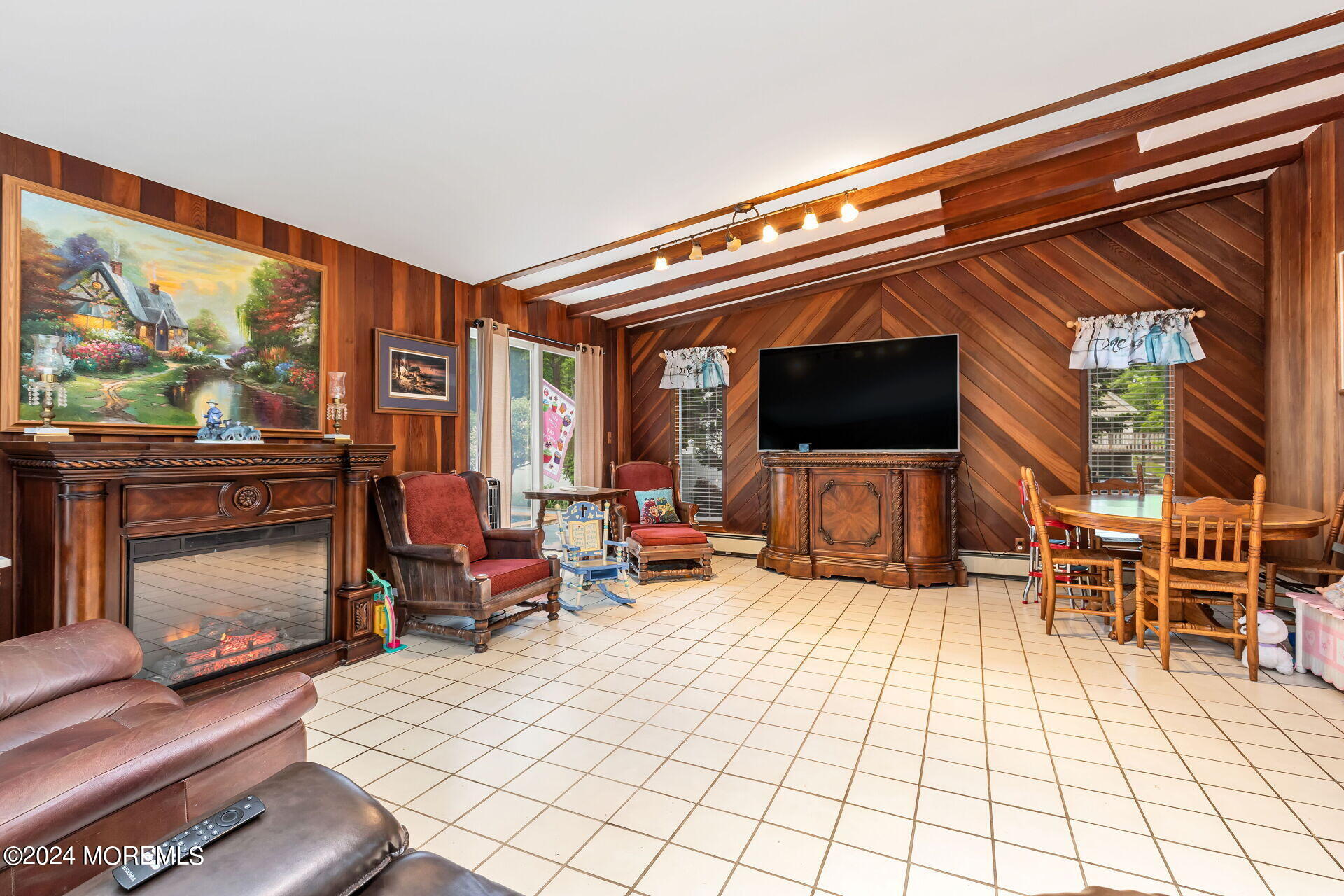 148 Van Brackle Road Aberdeen, NJ 07747 - Photo 18 of 37 017-1920x1280-photo