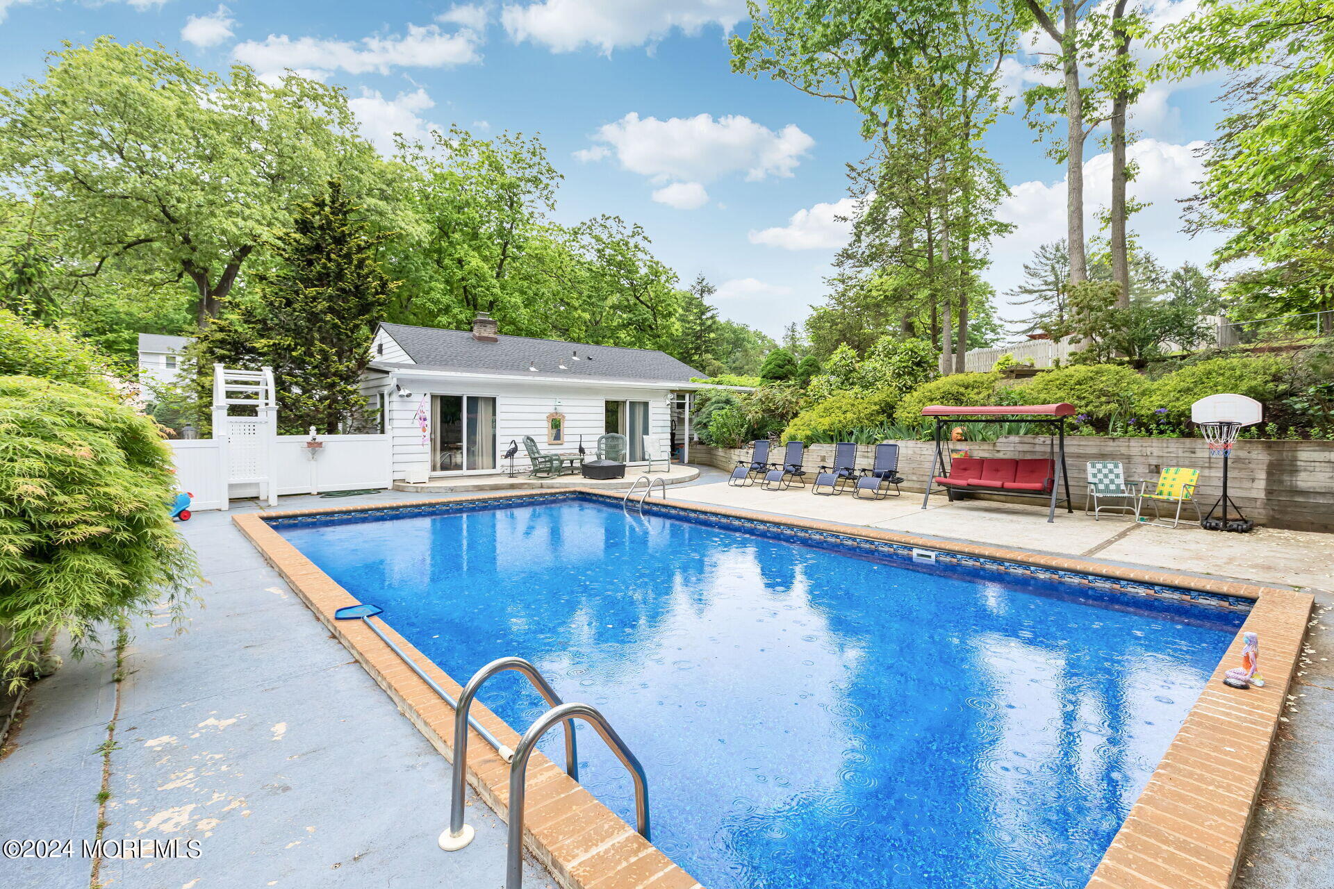 148 Van Brackle Road Aberdeen, NJ 07747 - Photo 25 of 37 024-1920x1280-photo