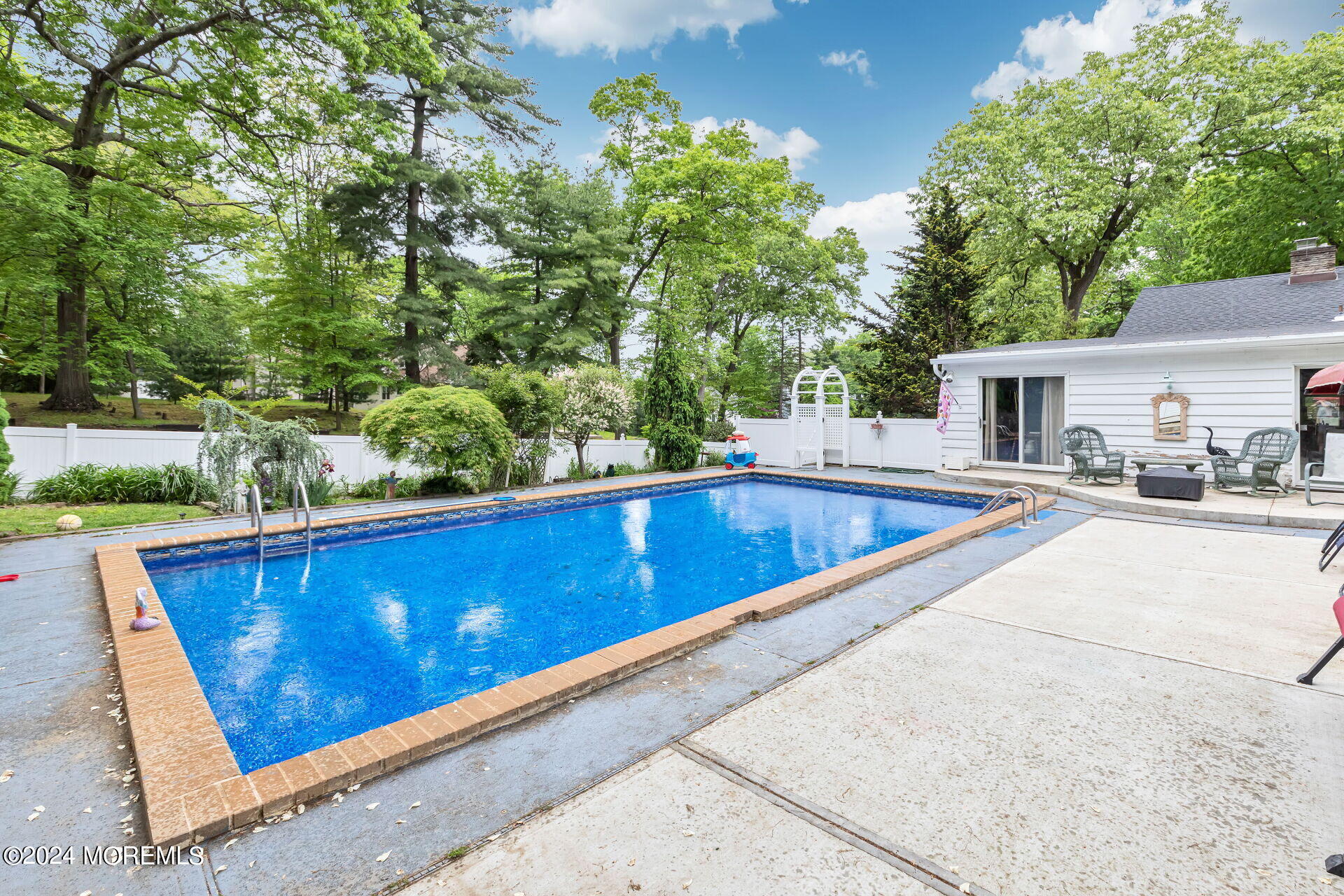 148 Van Brackle Road Aberdeen, NJ 07747 - Photo 26 of 37 026-1920x1280-photo
