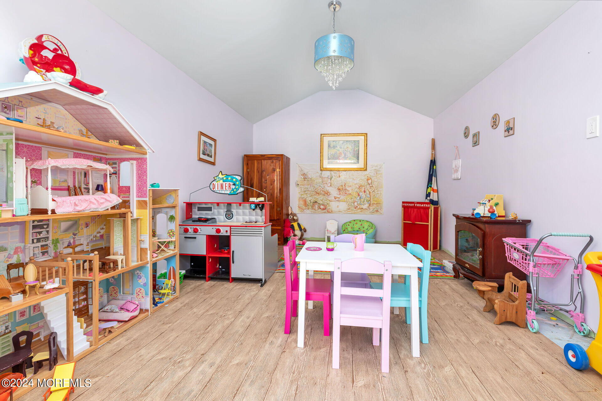 148 Van Brackle Road Aberdeen, NJ 07747 - Photo 29 of 37 053-1920x1280-photo
