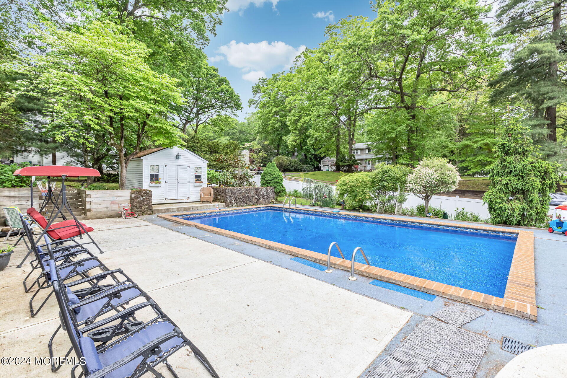 148 Van Brackle Road Aberdeen, NJ 07747 - Photo 3 of 37 025-1920x1280-photo