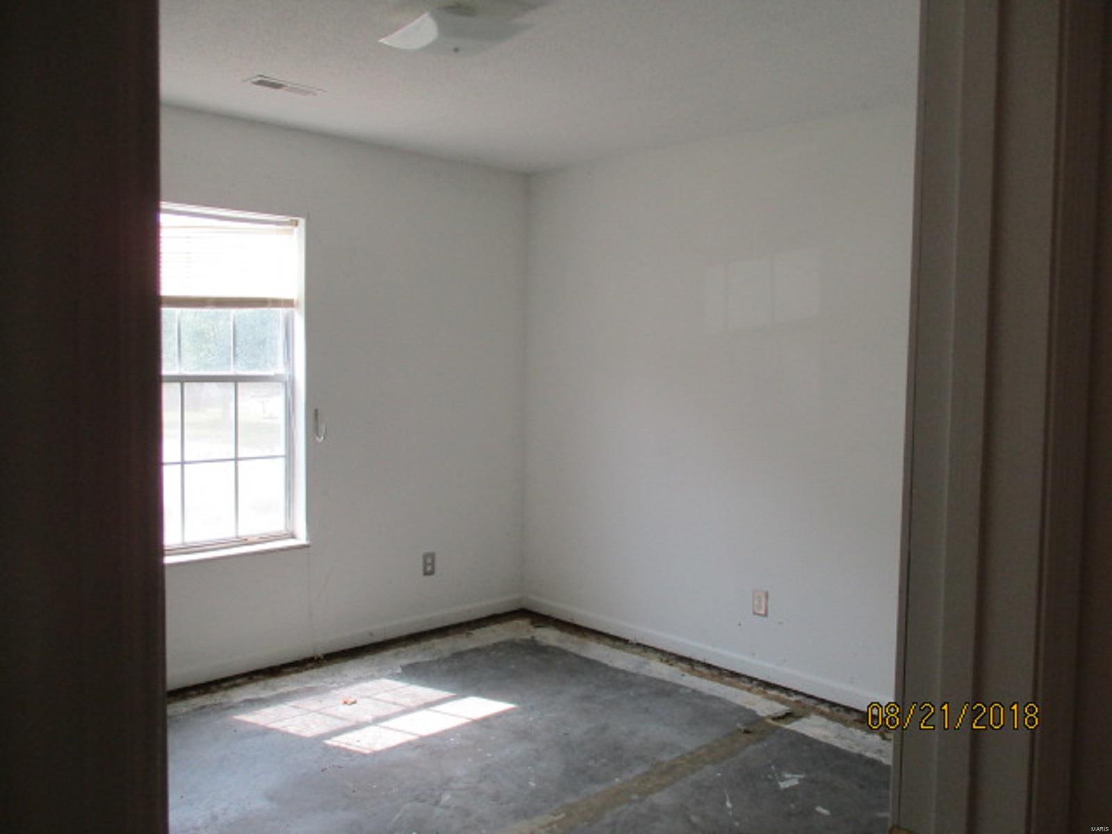 101 Locust Ridge Collinsville, IL 62234 - Photo 6 of 9 Gallery Image 6
