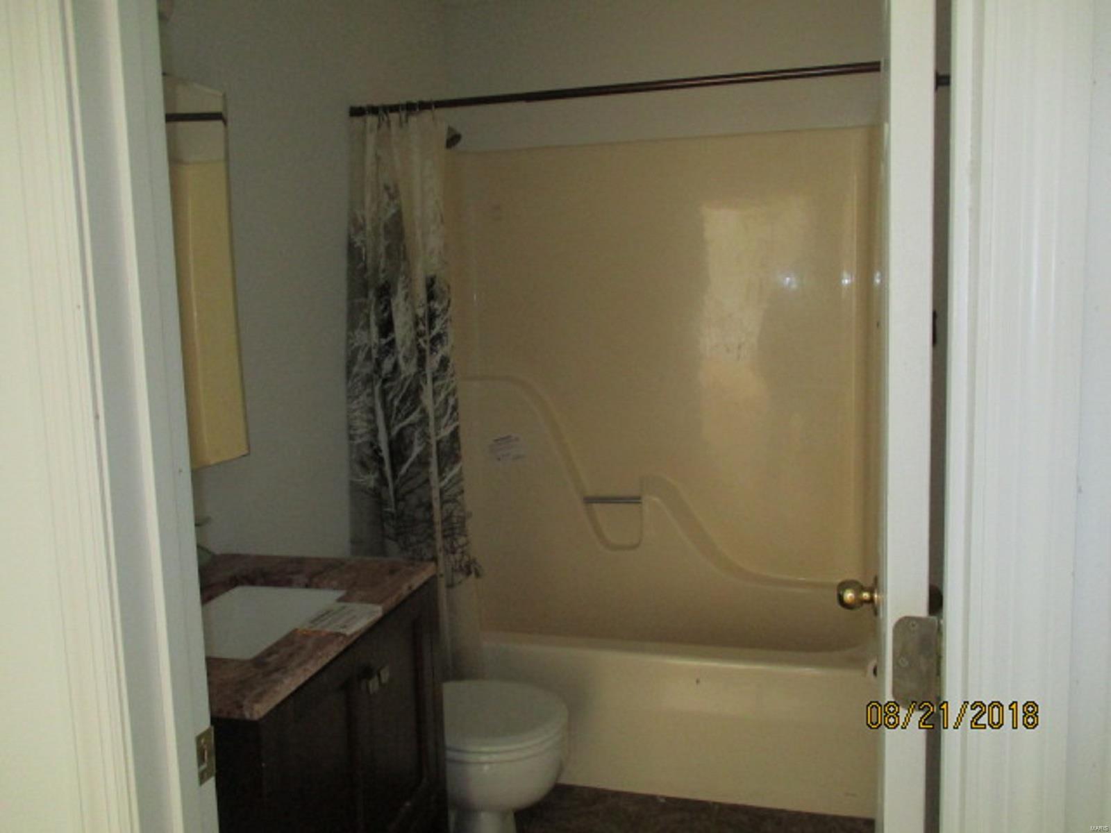 101 Locust Ridge Collinsville, IL 62234 - Photo 7 of 9 Gallery Image 7