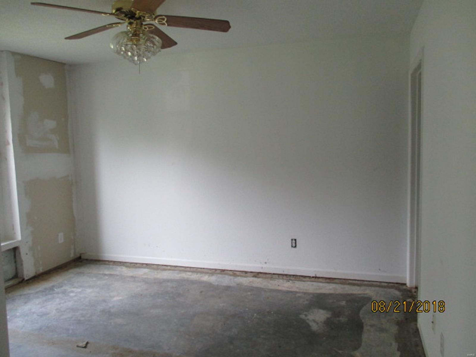 101 Locust Ridge Collinsville, IL 62234 - Photo 8 of 9 Gallery Image 8