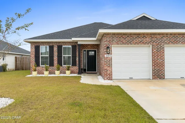 $2,500 | 4419 Conifer Lane, Panama City, FL 32404