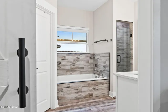 $2,500 | 4419 Conifer Lane, Panama City, FL 32404