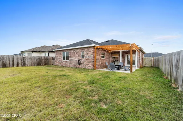 $2,500 | 4419 Conifer Lane, Panama City, FL 32404