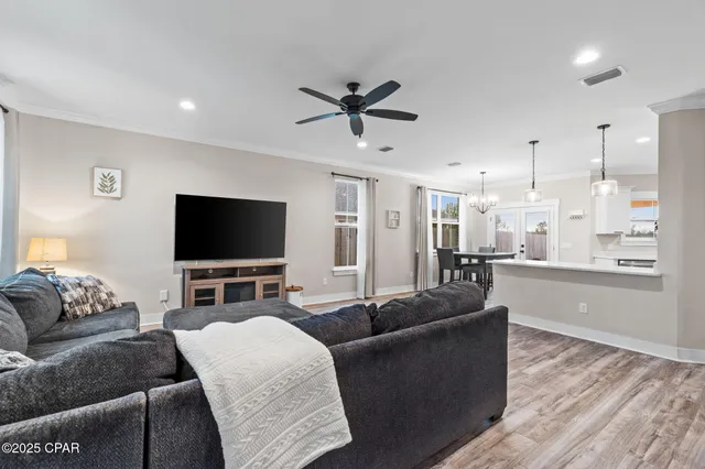 $2,500 | 4419 Conifer Lane, Panama City, FL 32404