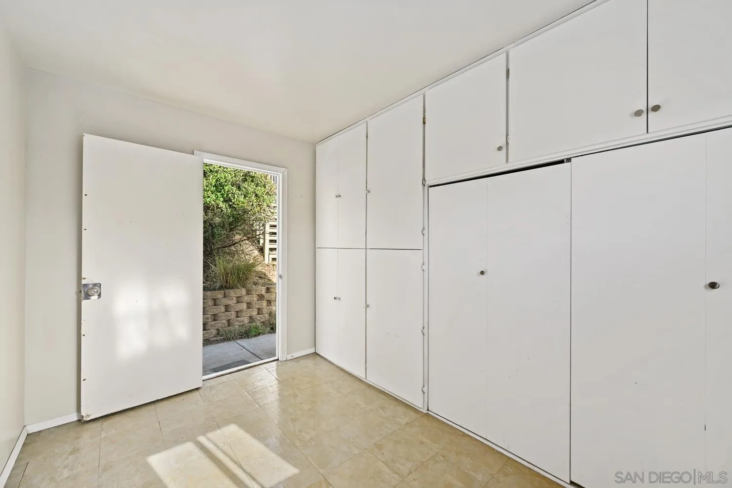 6371 Celia Vista Drive San Diego, CA 92115 - Photo 23 of 28