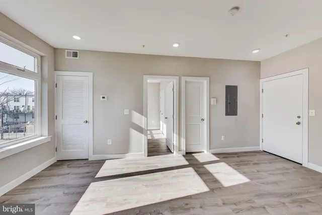 $1,828 | 740 19th Street Northeast, Unit 2, Washington, DC 20002