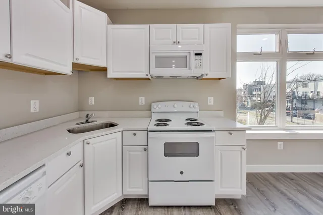 $1,828 | 740 19th Street Northeast, Unit 2, Washington, DC 20002