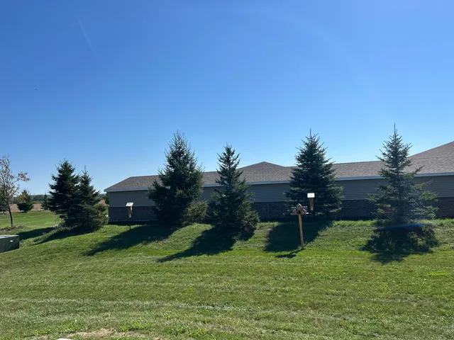 $469,000 | 529 Fire Fly Trail, Unit 2, Hartford, WI 53027