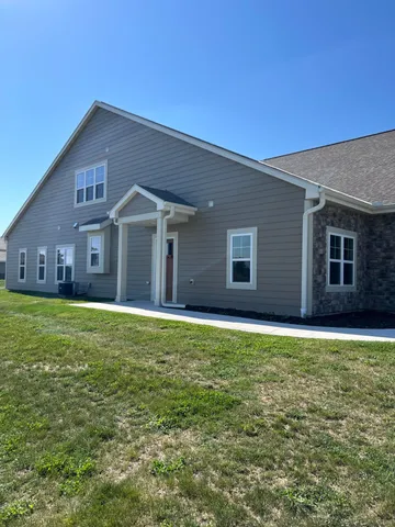 $469,000 | 529 Fire Fly Trail, Unit 2, Hartford, WI 53027