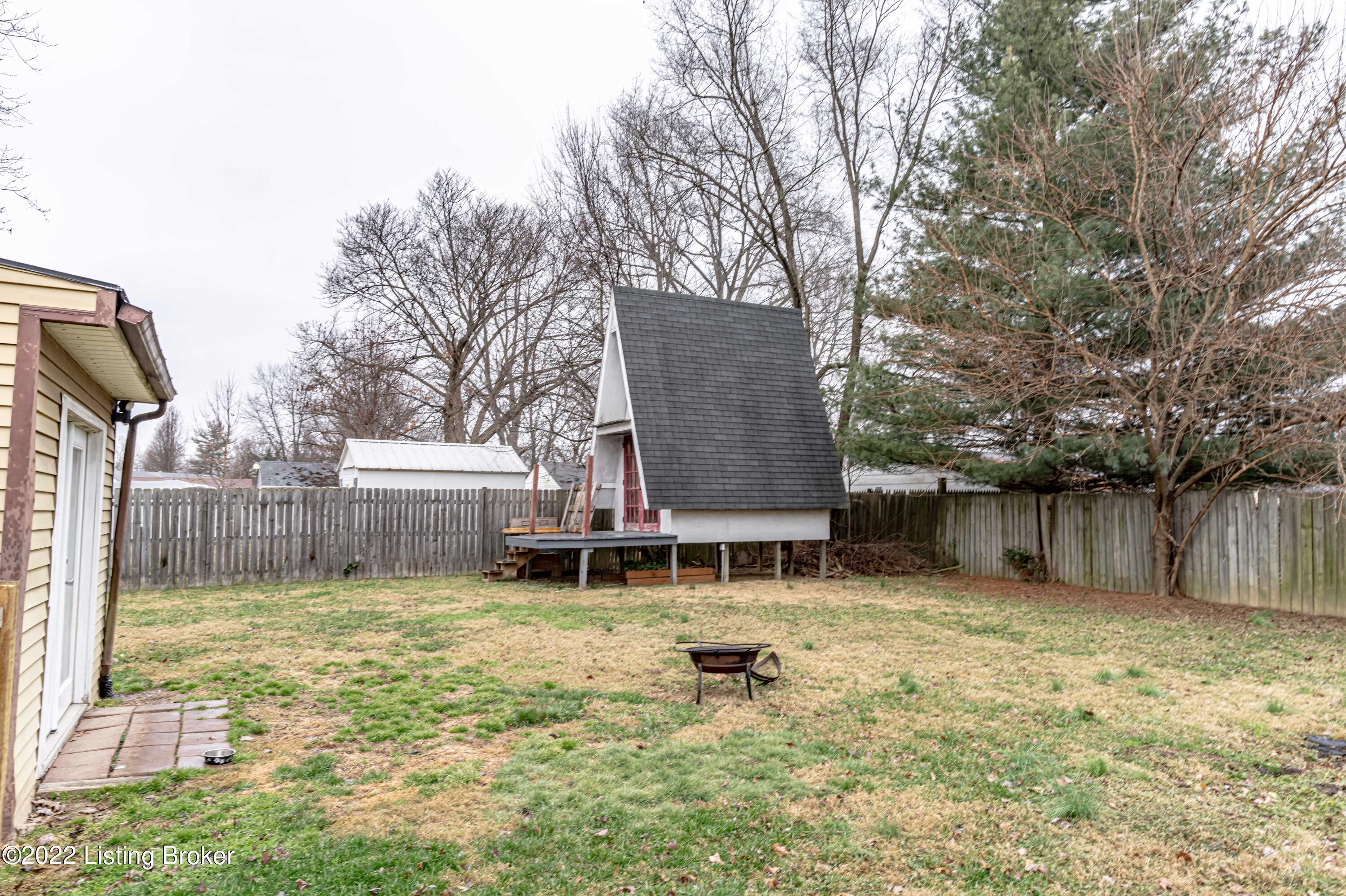9221 Cornflower Road Louisville, KY 40272 - Photo 18 of 25 DSC03976