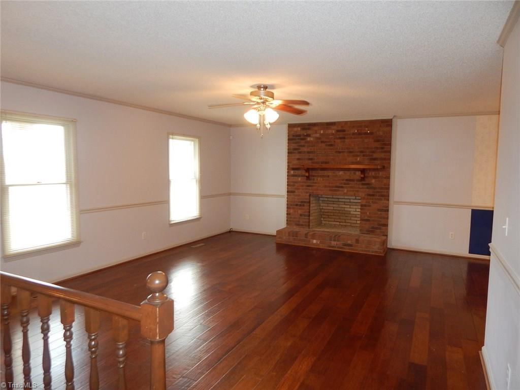 421 Golf Course Road Pilot Mountain, NC 27041 - Photo 4 of 25 Gallery Image 4