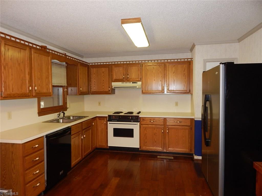 421 Golf Course Road Pilot Mountain, NC 27041 - Photo 6 of 25 Gallery Image 6