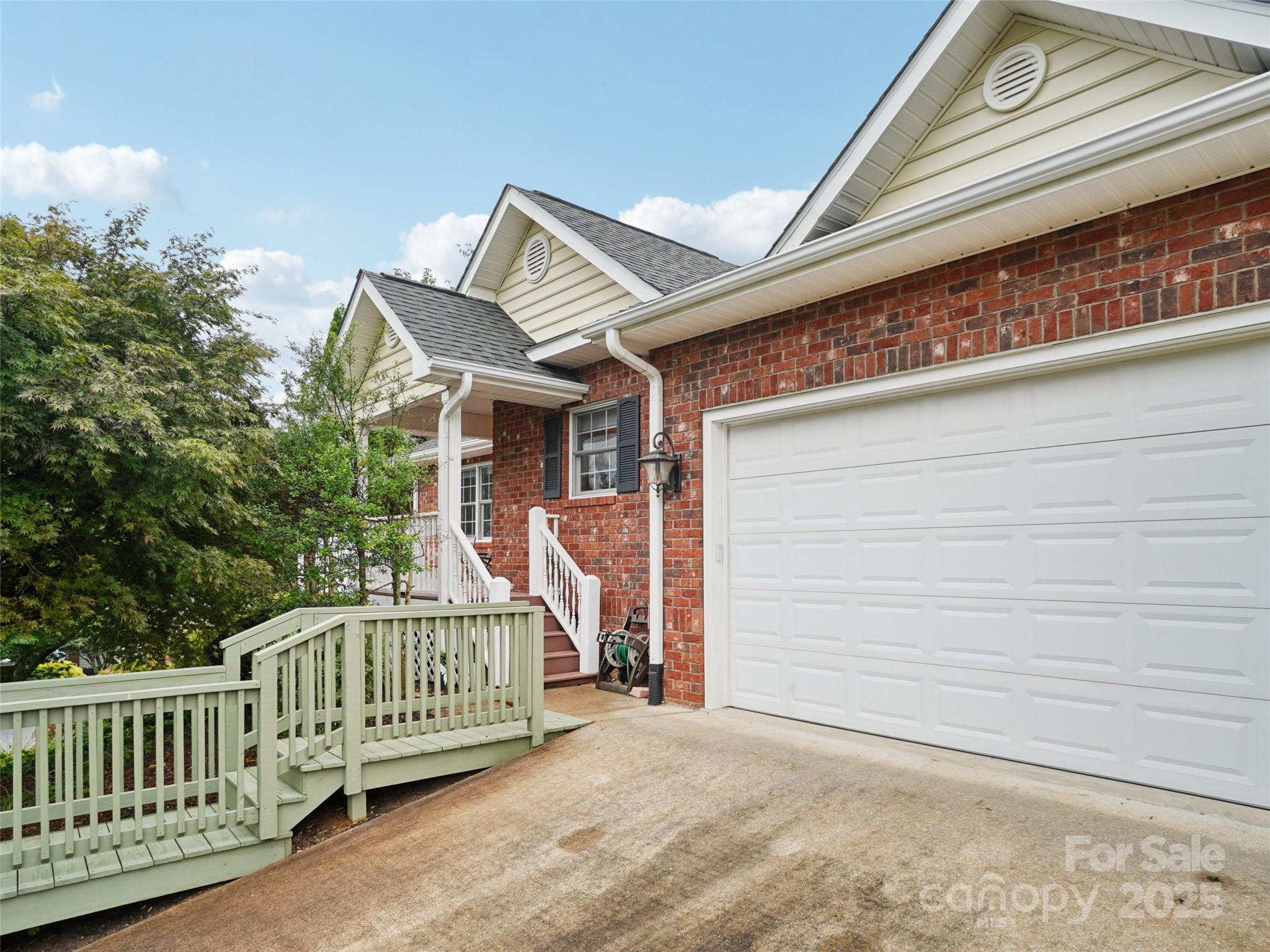 645 High Quarry Road Hendersonville, NC 28791 - Photo 4 of 30 Gallery Image 4