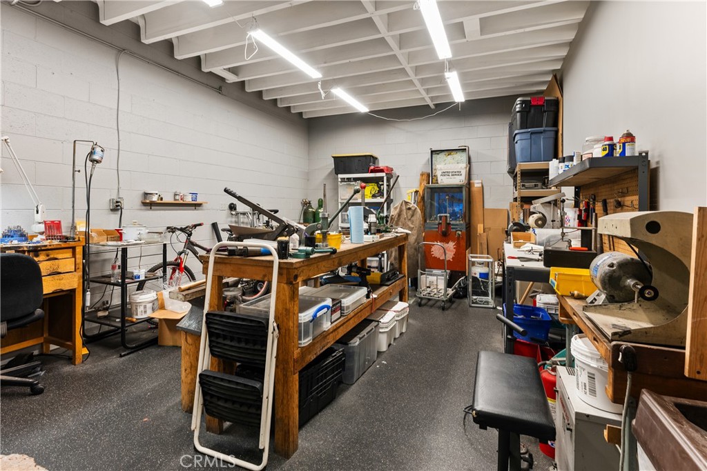 3268 Motor Avenue Los Angeles, CA 90034 - Photo 14 of 22 a view of a room with gym equipment